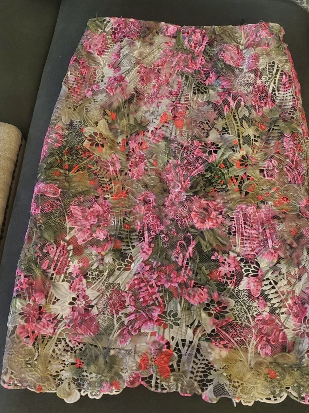 UNGARO REMY KNEE-LENGTH PENCIL PINK GREEN MULTI FLORAL LACE SKIRT  NWT